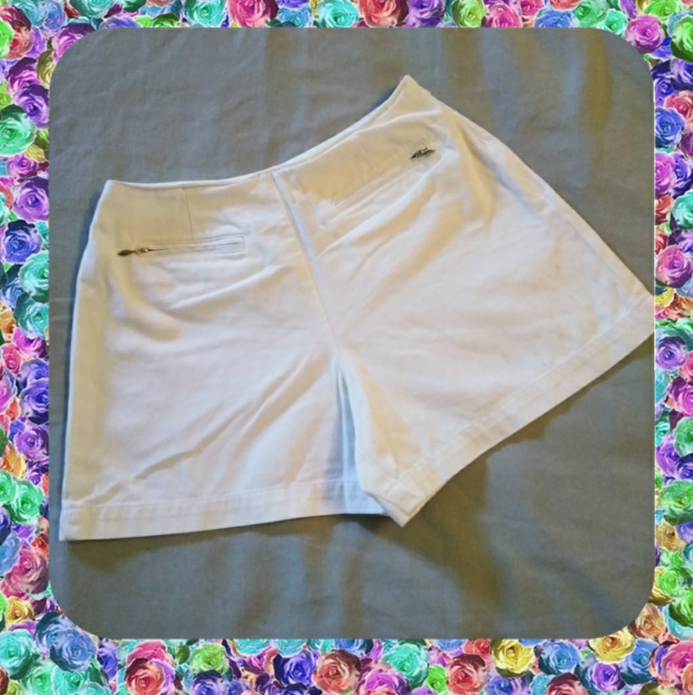 🌺LIZSPORT WHITE SHORTS
